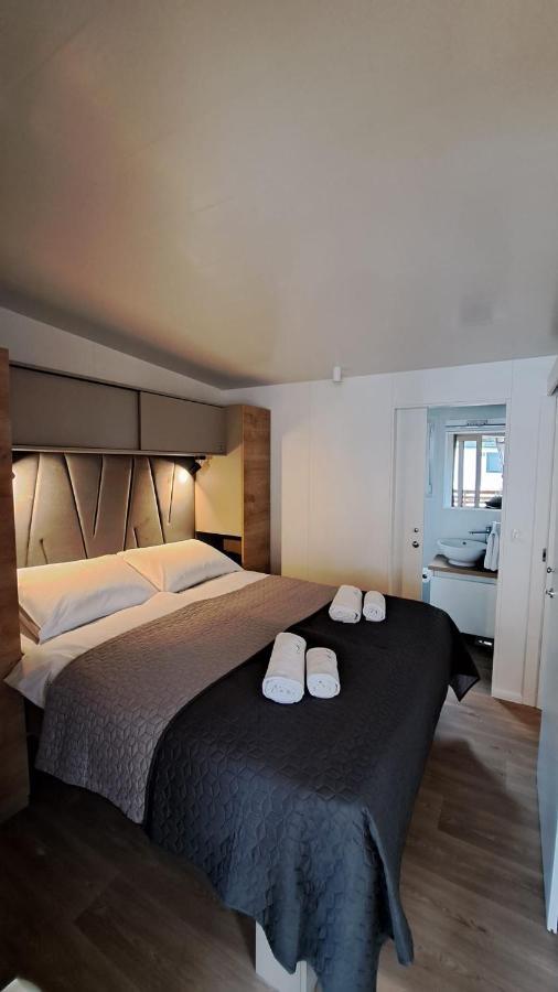 Mobile Home Sole Biograd Na Moru Εξωτερικό φωτογραφία